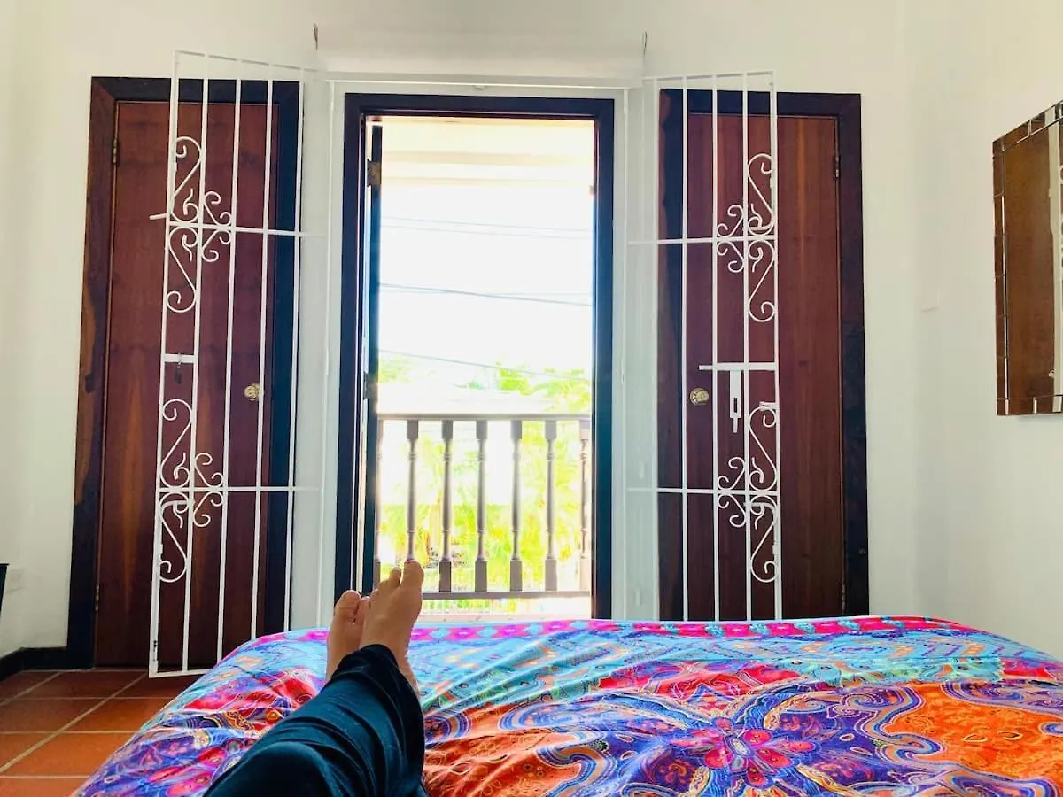 Footprints Beach House At Yardley Place San Juan Holiday home
